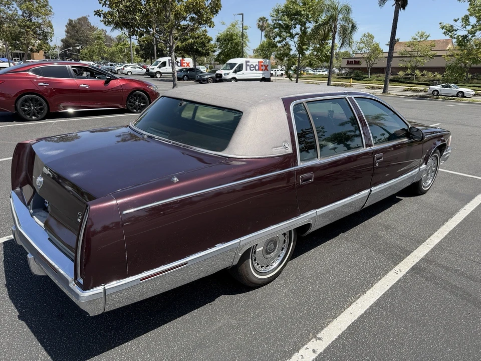 1995 Cadillac Fleetwood - Image 10 of 23