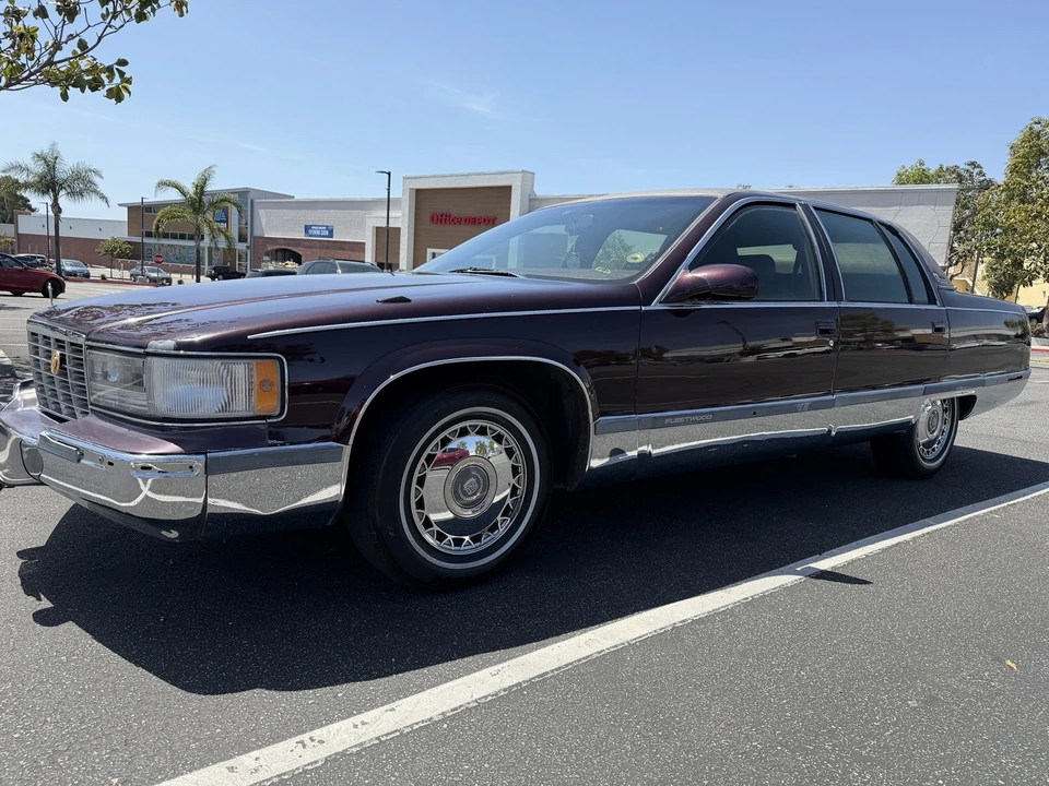 1995 Cadillac Fleetwood - Image 5 of 23