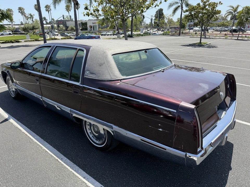 1995 Cadillac Fleetwood - Image 12 of 23