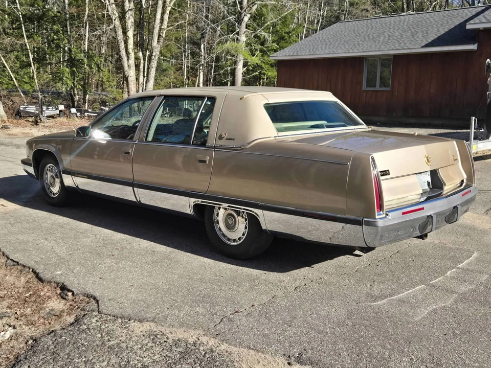 1995 Cadillac Fleetwood - Image 6 of 31