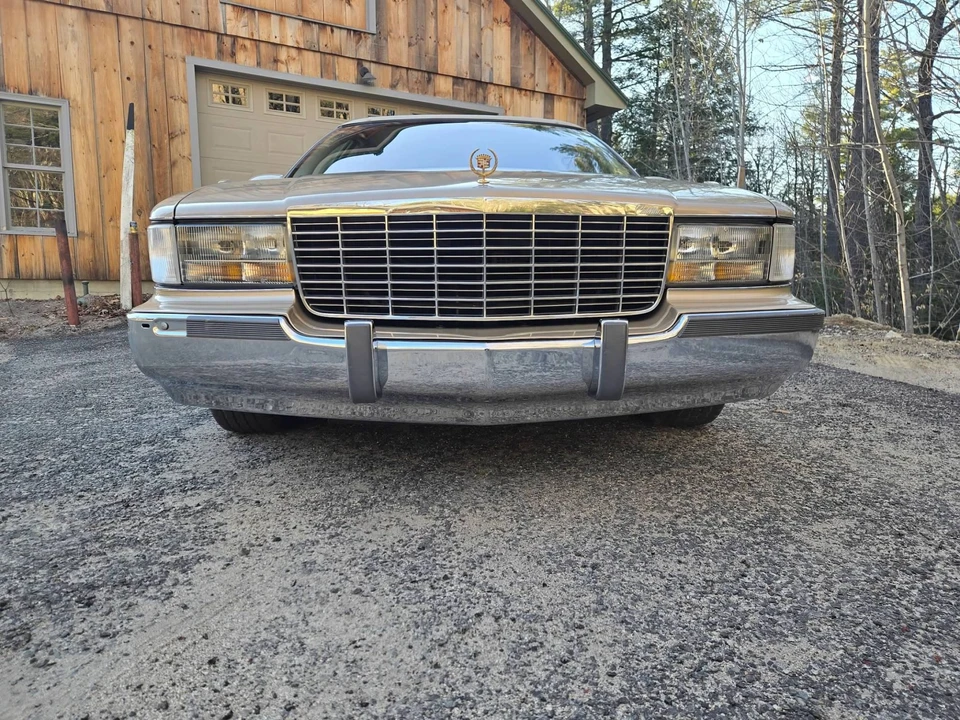 1995 Cadillac Fleetwood - Image 25 of 31