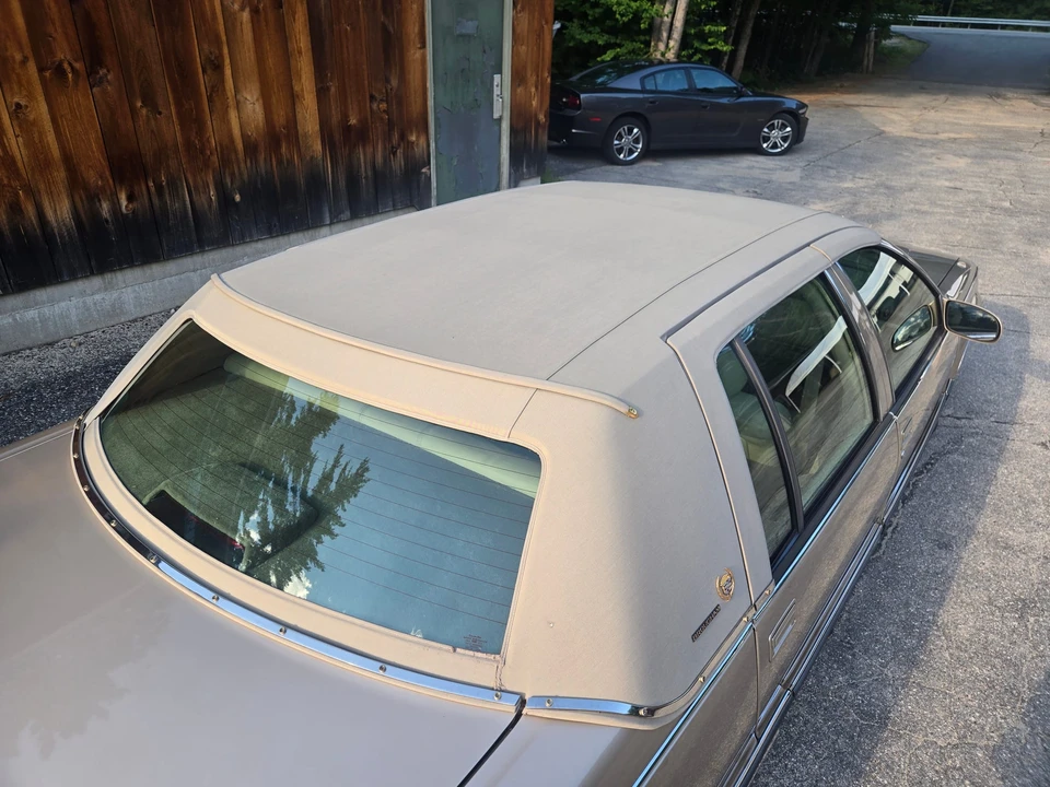 1995 Cadillac Fleetwood - Image 28 of 31