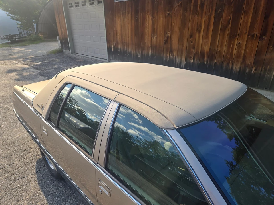 1995 Cadillac Fleetwood - Image 29 of 31