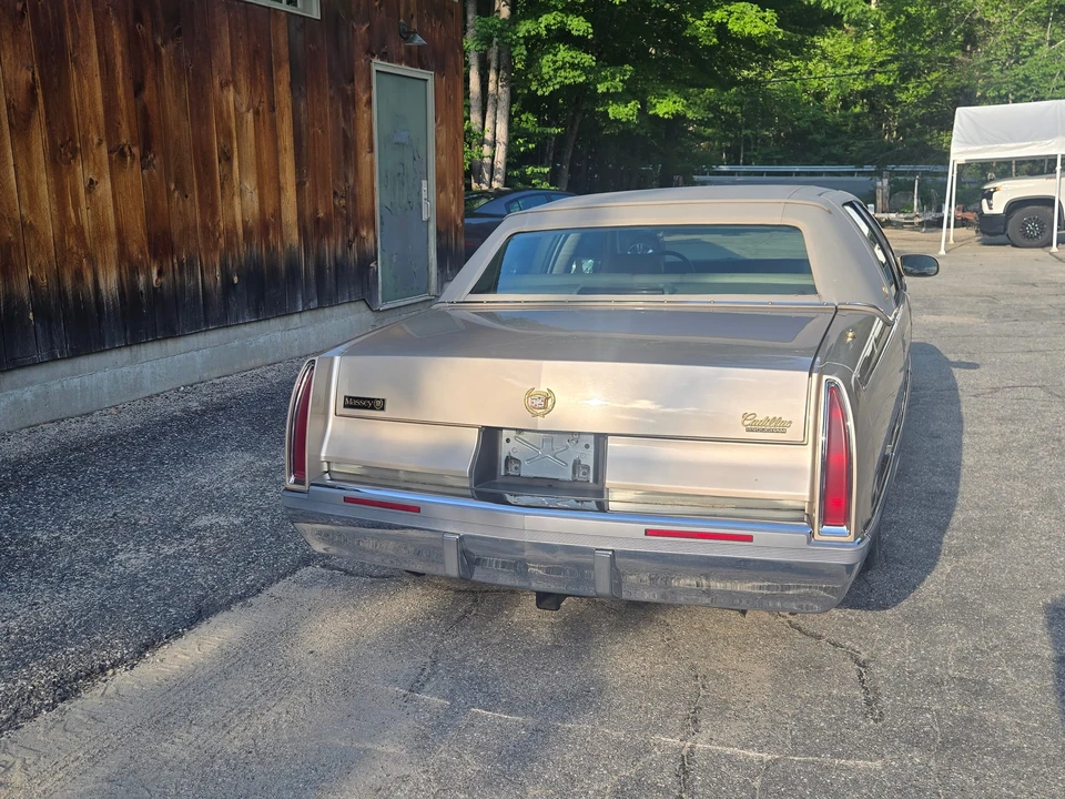 1995 Cadillac Fleetwood - Image 14 of 31