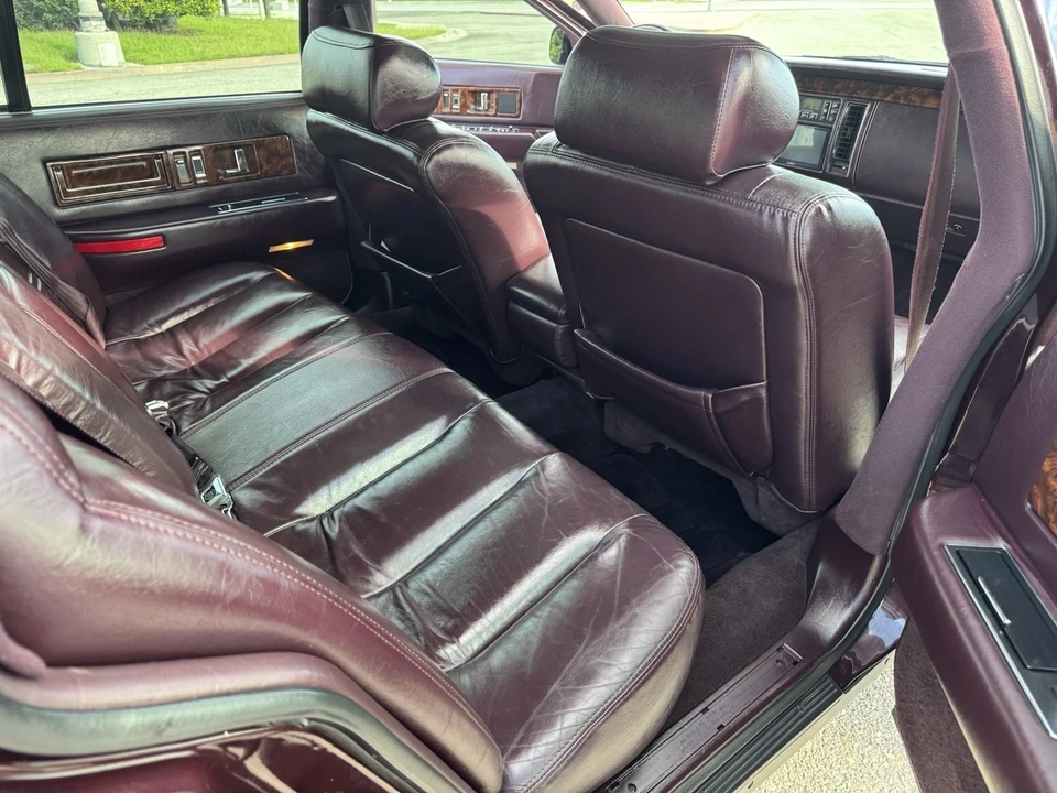 1995 Cadillac Fleetwood - Image 19 of 20