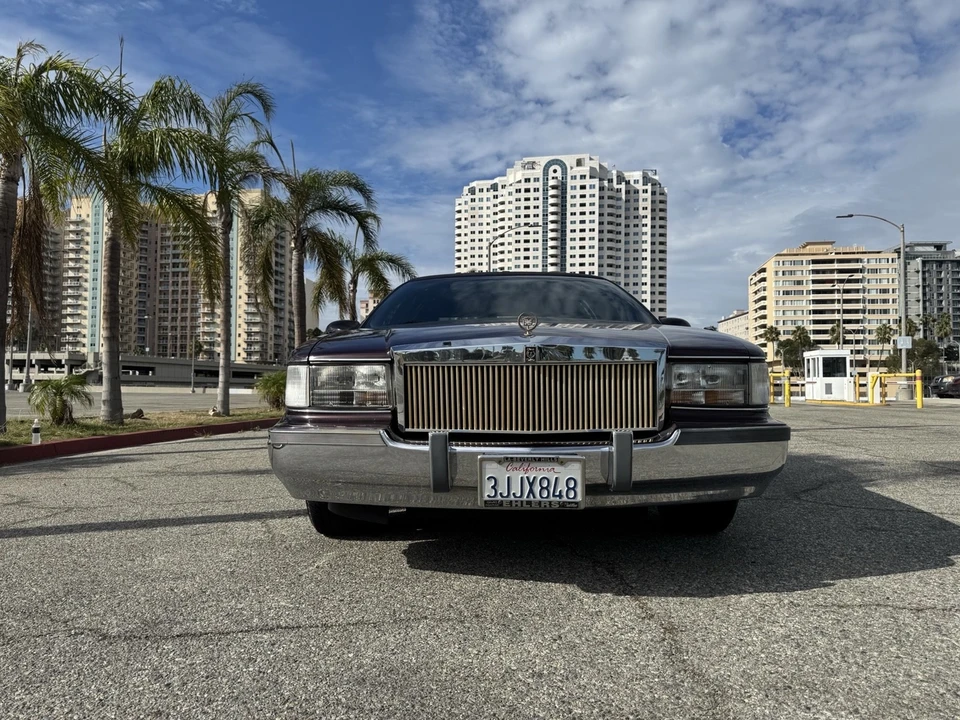 1995 Cadillac Fleetwood - Image 2 of 20