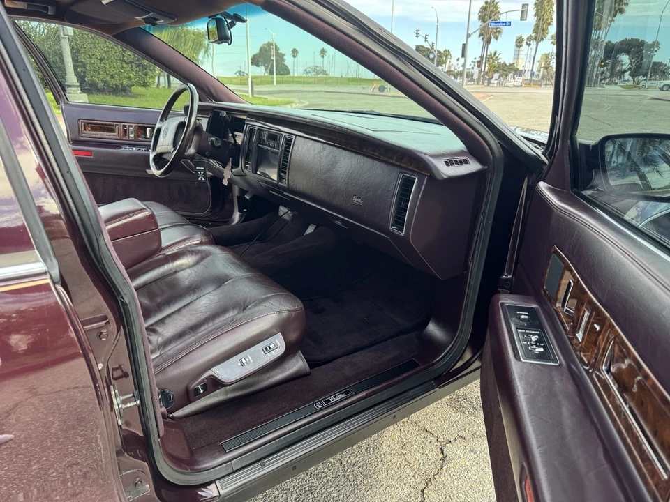 1995 Cadillac Fleetwood - Image 18 of 20