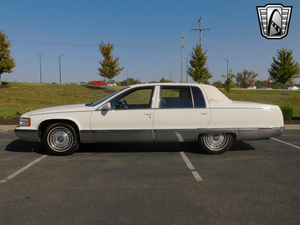 1995 Cadillac Brougham - Image 3 of 21