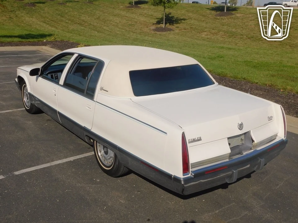 1995 Cadillac Fleetwood - Image 12 of 21