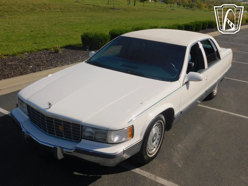 1995 Cadillac Fleetwood - Image 10 of 21