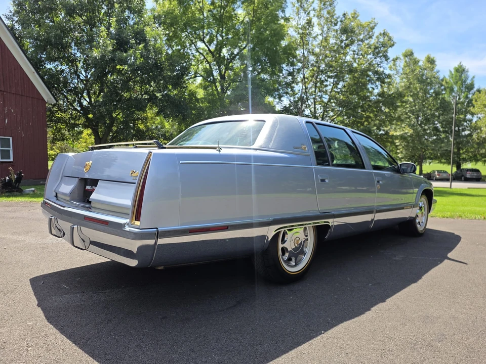 1995 Cadillac Fleetwood - Image 31 of 31