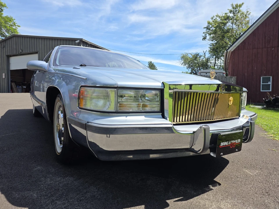 1995 Cadillac Fleetwood - Image 15 of 31