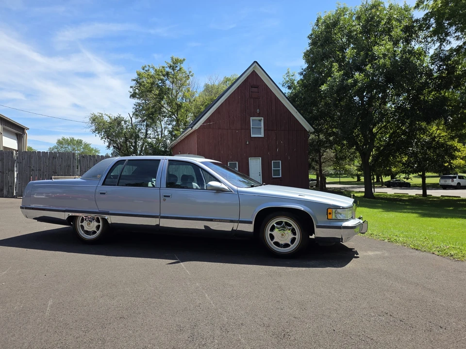 1995 Cadillac Fleetwood - Image 26 of 31