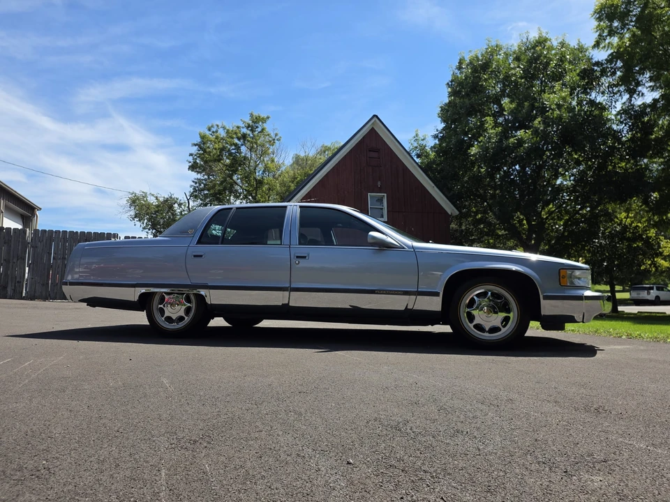 1995 Cadillac Fleetwood - Image 27 of 31