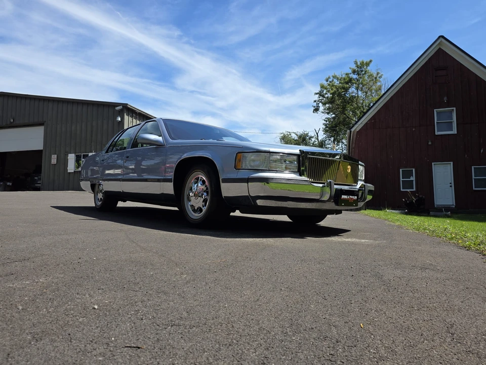 1995 Cadillac Fleetwood - Image 18 of 31