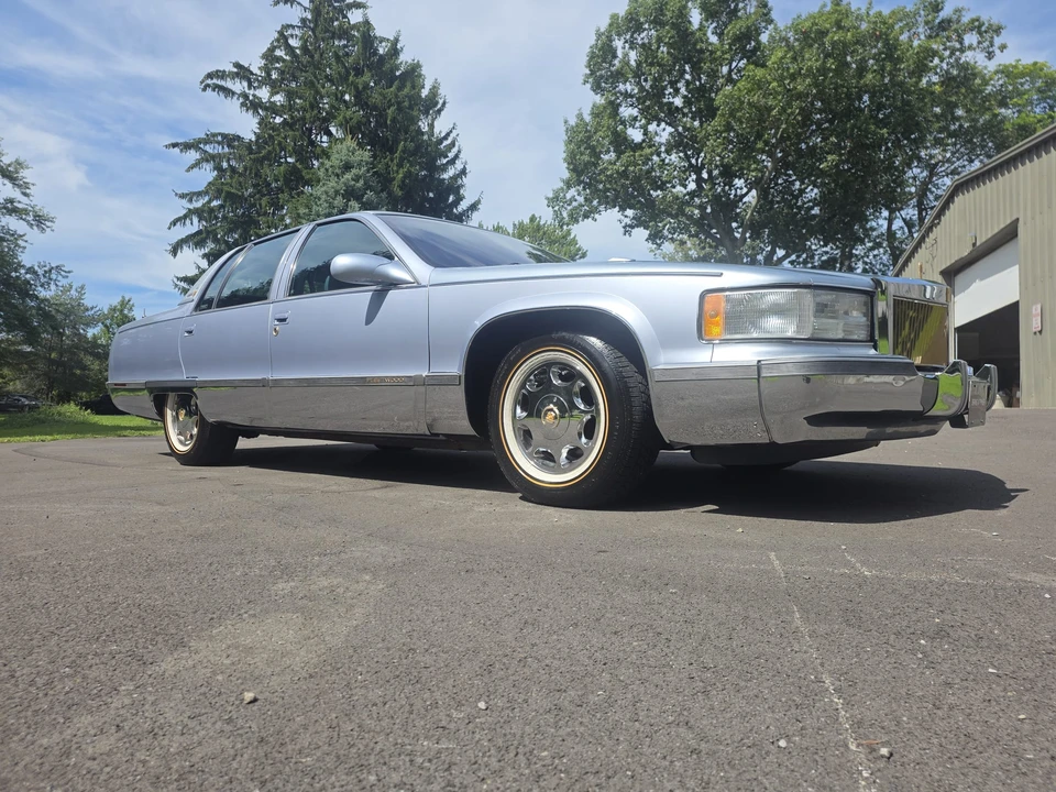 1995 Cadillac Fleetwood - Image 23 of 31