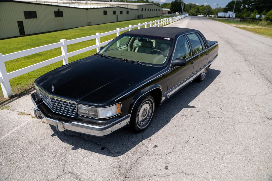 1995 Cadillac Fleetwood - Image 7 of 31