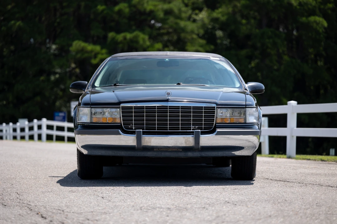 1995 Cadillac Fleetwood - Image 4 of 31