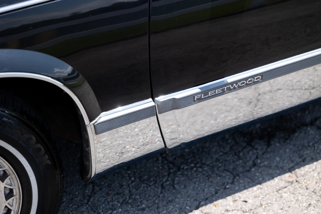 1995 Cadillac Fleetwood - Image 27 of 31