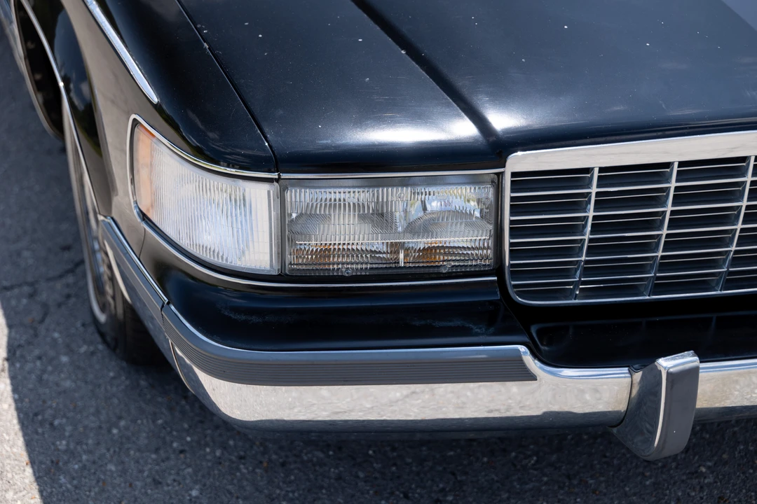 1995 Cadillac Fleetwood - Image 17 of 31
