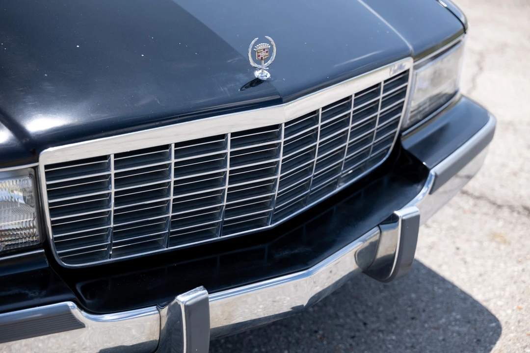 1995 Cadillac Fleetwood - Image 18 of 31