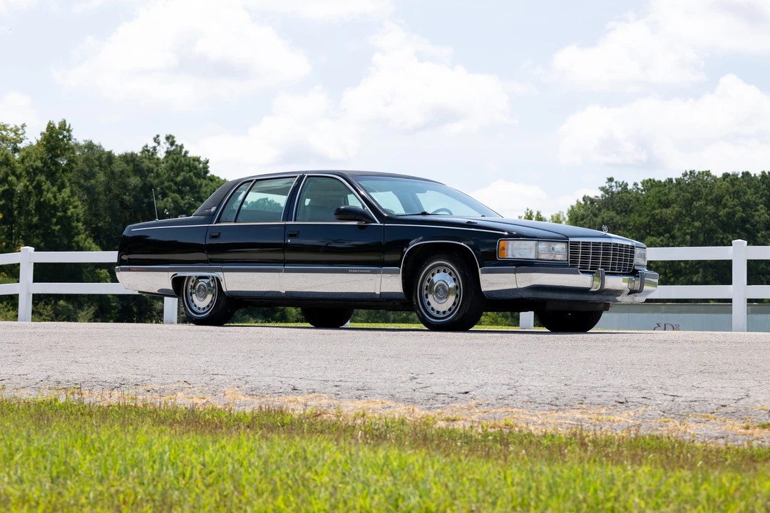 1995 Cadillac Fleetwood - Image 3 of 31