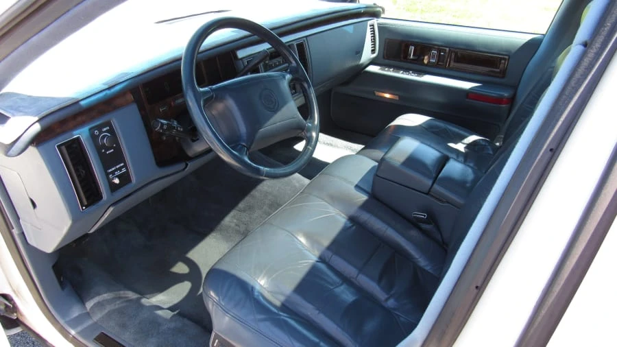 1995 Cadillac Fleetwood - Image 4 of 8