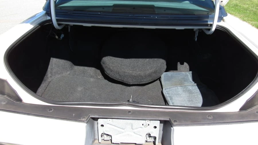 1995 Cadillac Fleetwood - Image 6 of 8