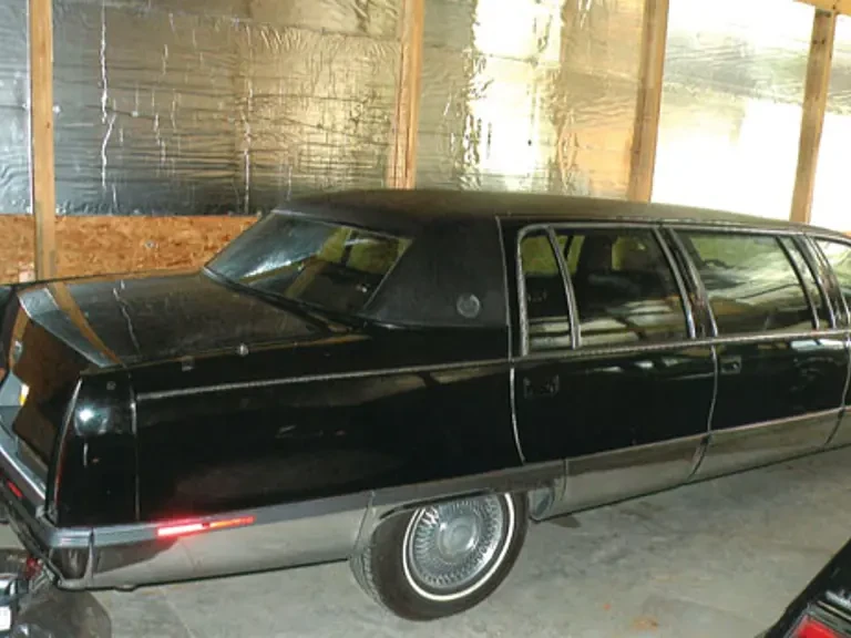 1995 Cadillac Fleetwood - Image 2 of 2
