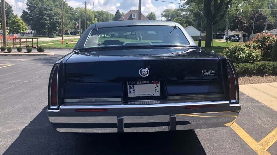 1995 Cadillac Fleetwood - Image 2 of 27