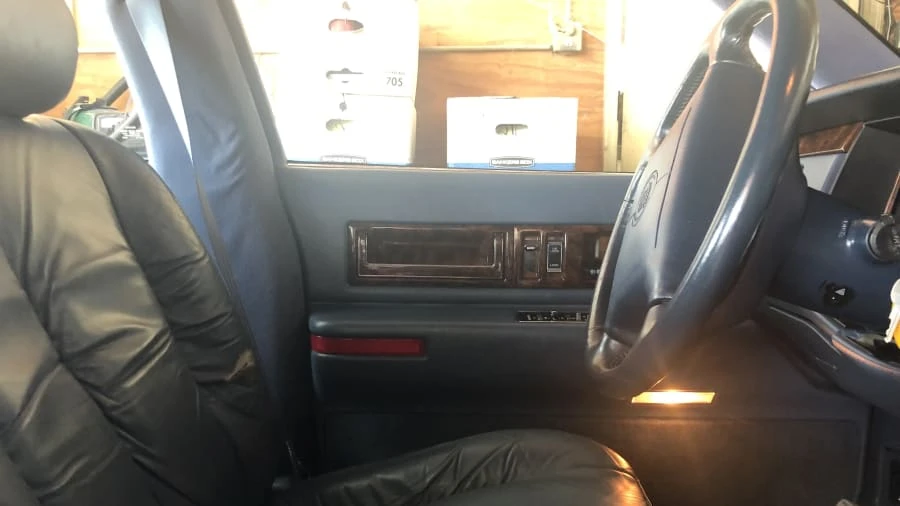 1995 Cadillac Fleetwood - Image 6 of 27