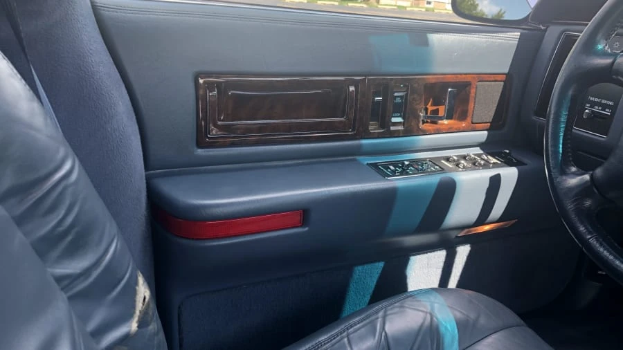 1995 Cadillac Fleetwood - Image 8 of 27