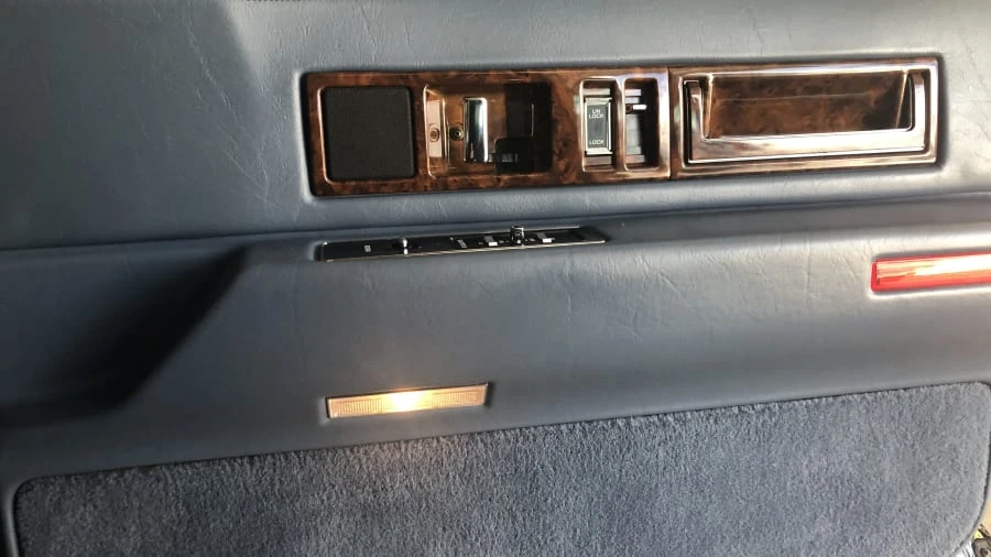 1995 Cadillac Fleetwood - Image 11 of 27