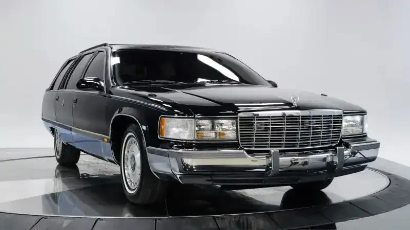 1995 Cadillac Fleetwood - Image 4 of 31