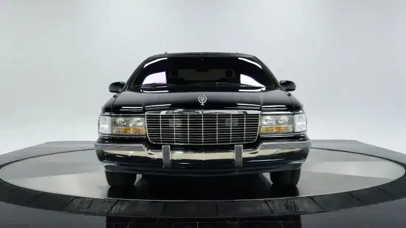 1995 Cadillac Fleetwood - Image 8 of 31