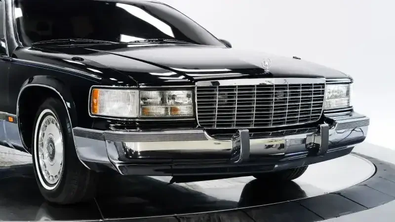 1995 Cadillac Fleetwood - Image 16 of 31