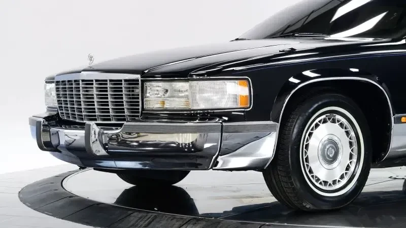 1995 Cadillac Fleetwood - Image 9 of 31