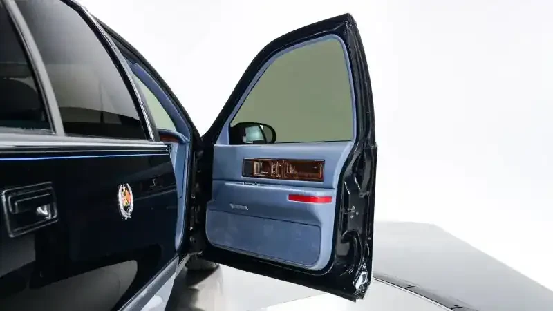 1995 Cadillac Fleetwood - Image 28 of 31