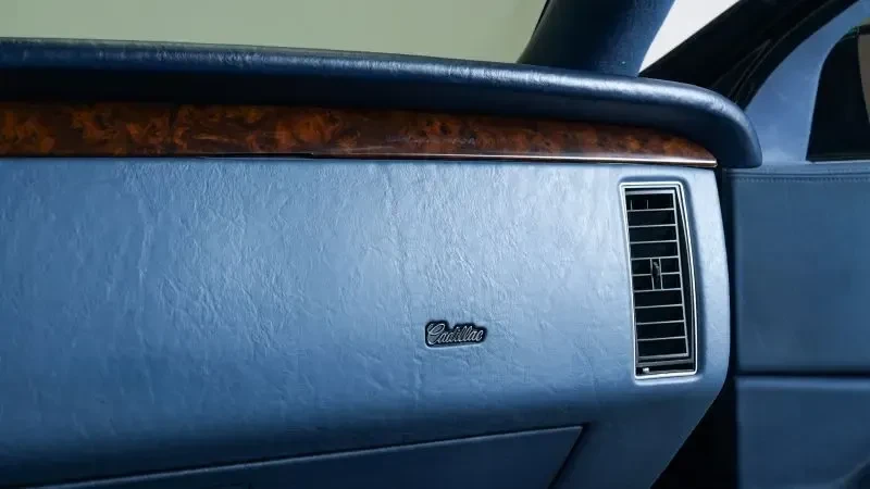 1995 Cadillac Fleetwood - Image 29 of 31