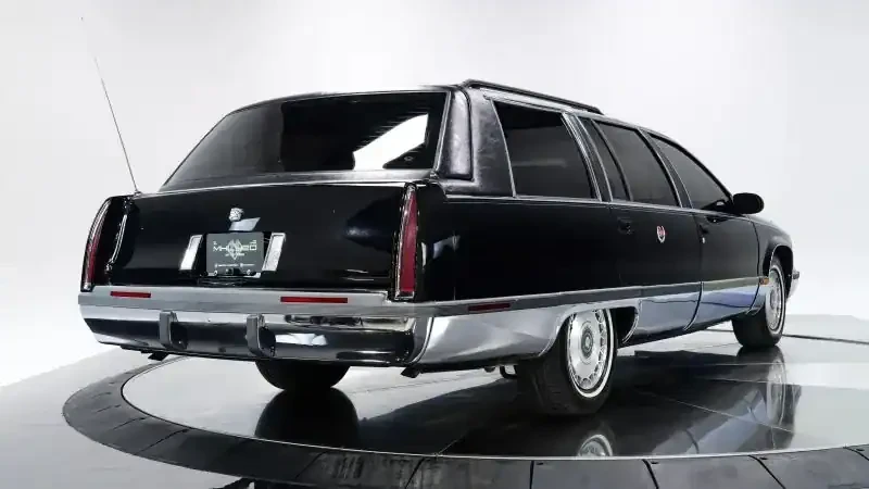 1995 Cadillac Fleetwood - Image 3 of 31
