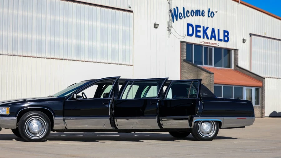 1995 Cadillac Fleetwood - Image 13 of 31