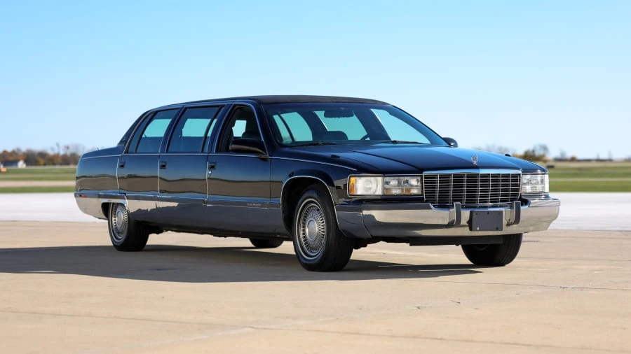 1995 Cadillac Fleetwood - Image 6 of 31