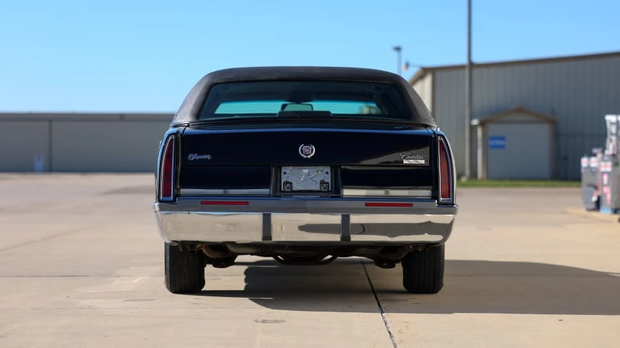 1995 Cadillac Fleetwood - Image 5 of 31