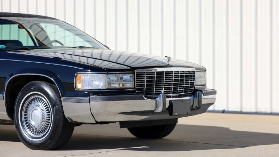 1995 Cadillac Fleetwood - Image 18 of 31
