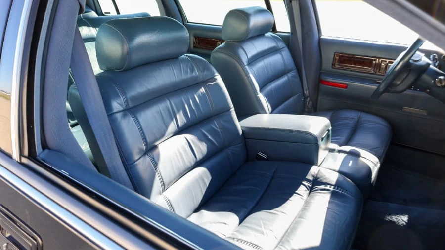 1995 Cadillac Fleetwood - Image 31 of 31