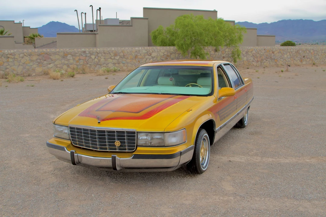 1995 Cadillac Fleetwood - Image 3 of 31