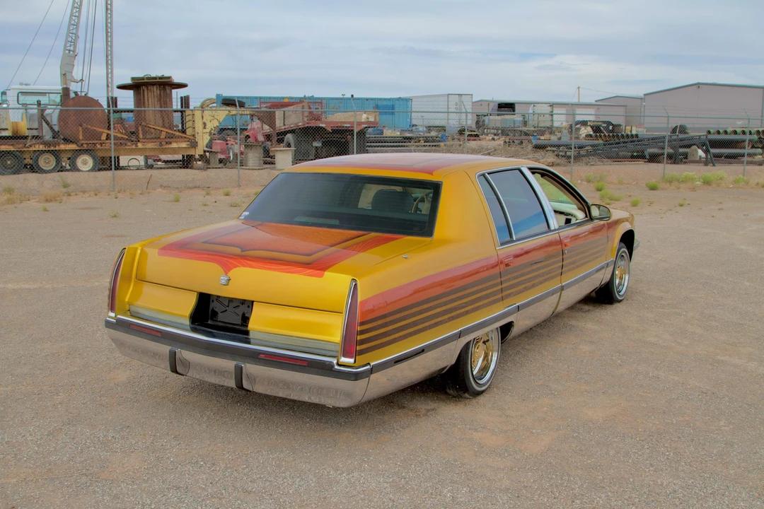 1995 Cadillac Fleetwood - Image 10 of 31
