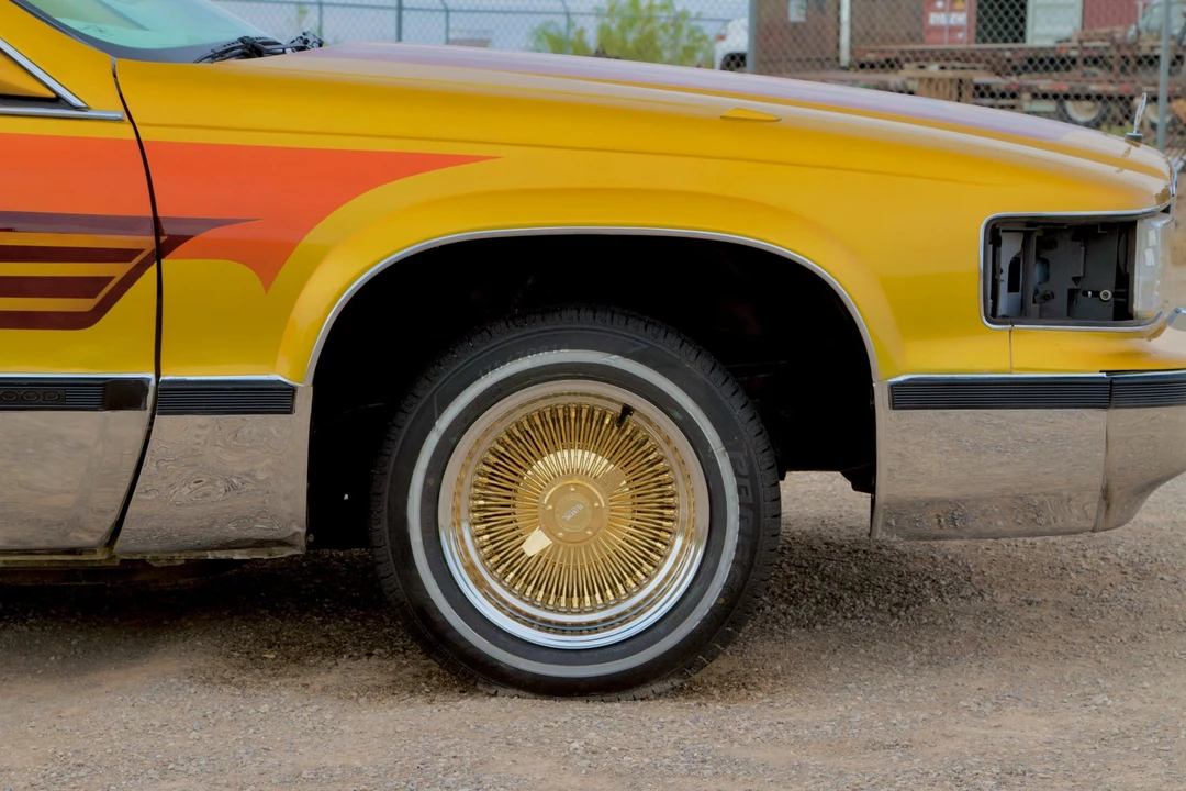 1995 Cadillac Fleetwood - Image 22 of 31