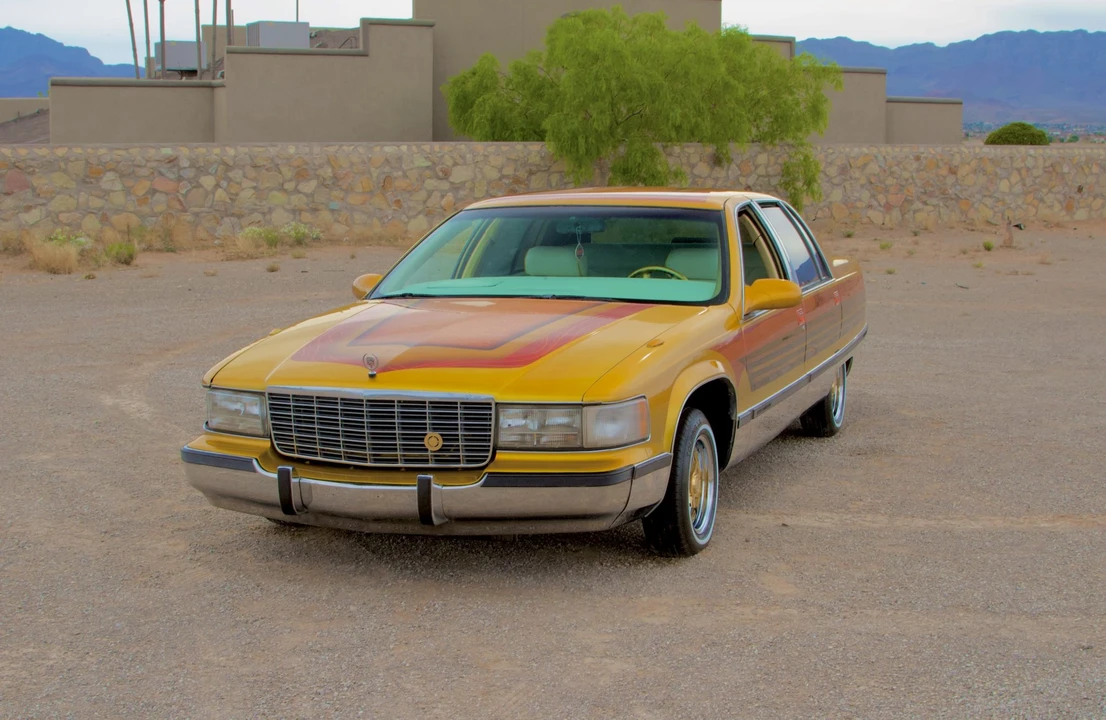 1995 Cadillac Fleetwood - Image 2 of 31