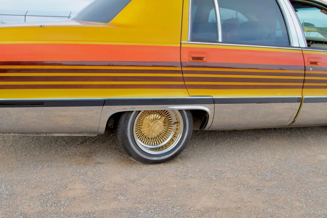 1995 Cadillac Fleetwood - Image 28 of 31